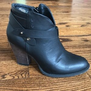 XOXO “Karol” Black Ankle Boots